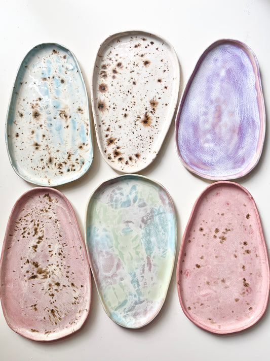 Talerze Jajo~22x13cm -różne kolory